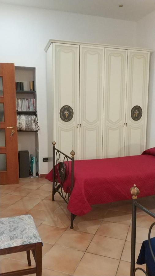 Camere Simili A Ostello Solo Per Uomini - Hostel-Like Rooms Only For Man Taranto Exterior foto