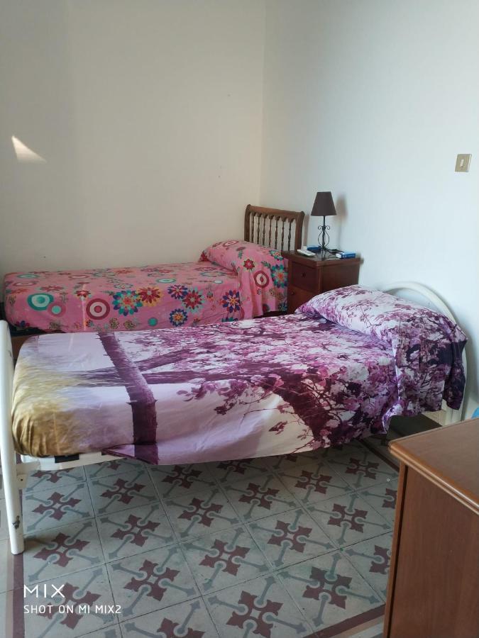 Camere Simili A Ostello Solo Per Uomini - Hostel-Like Rooms Only For Man Taranto Exterior foto